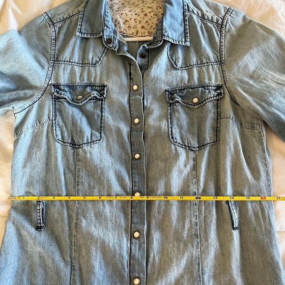 Pearl Snap chambray dress - Picture 3 of 7